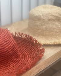 VESTOPAZZO SOMBRERO FRANGES CAP405