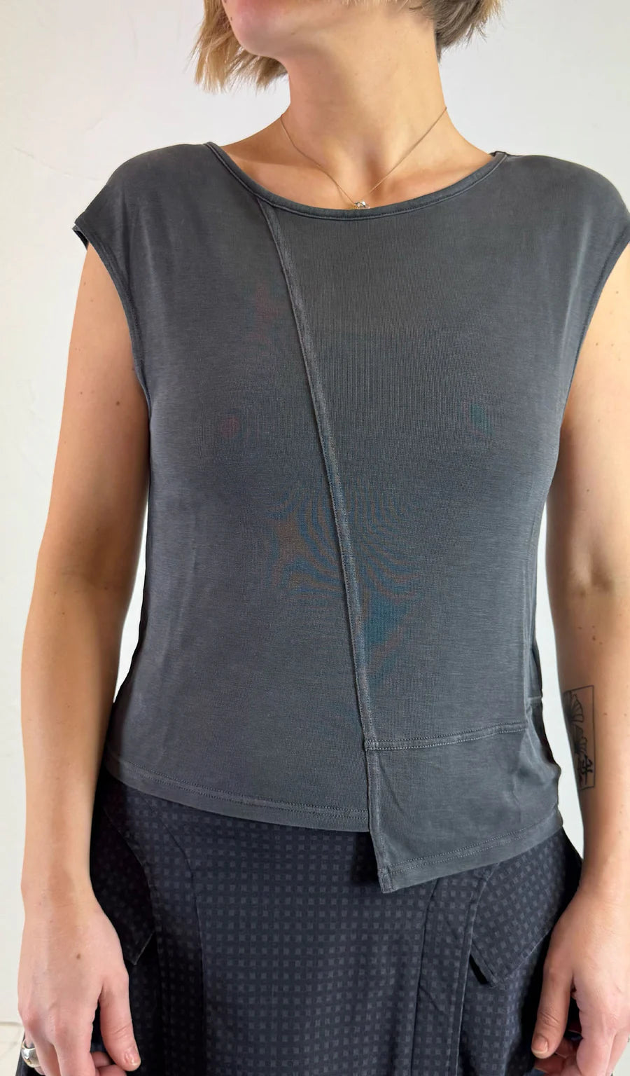 LURDES BERGADA CAMISETA SIN MANGAS IRREGULAR U25 741