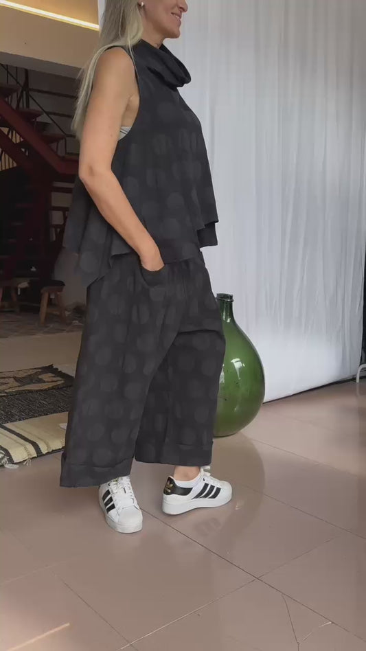 Pantalón  lunares negros