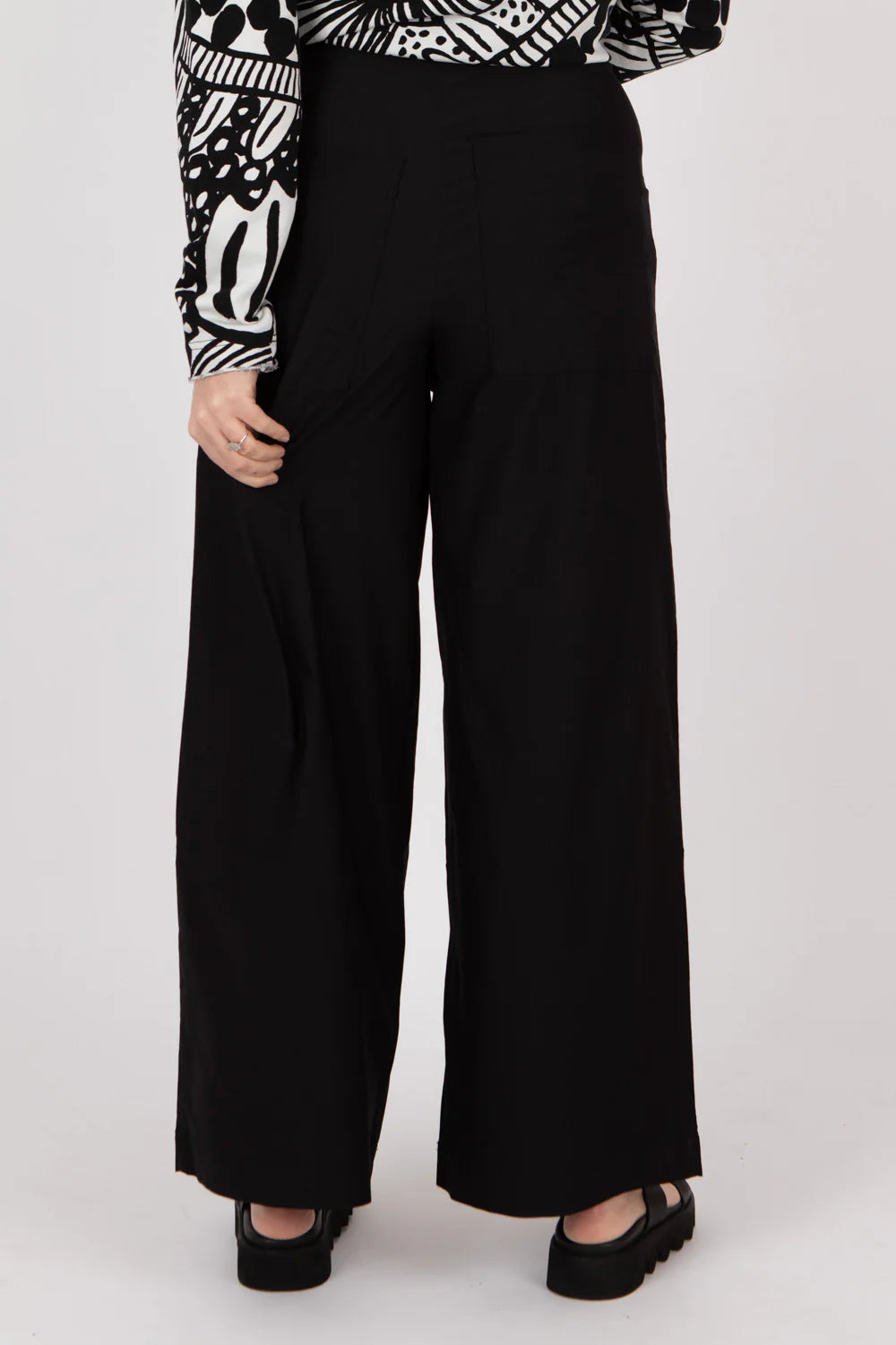 BLACK LABEL PANTALÓN WIDE LEG 126 328 01 02