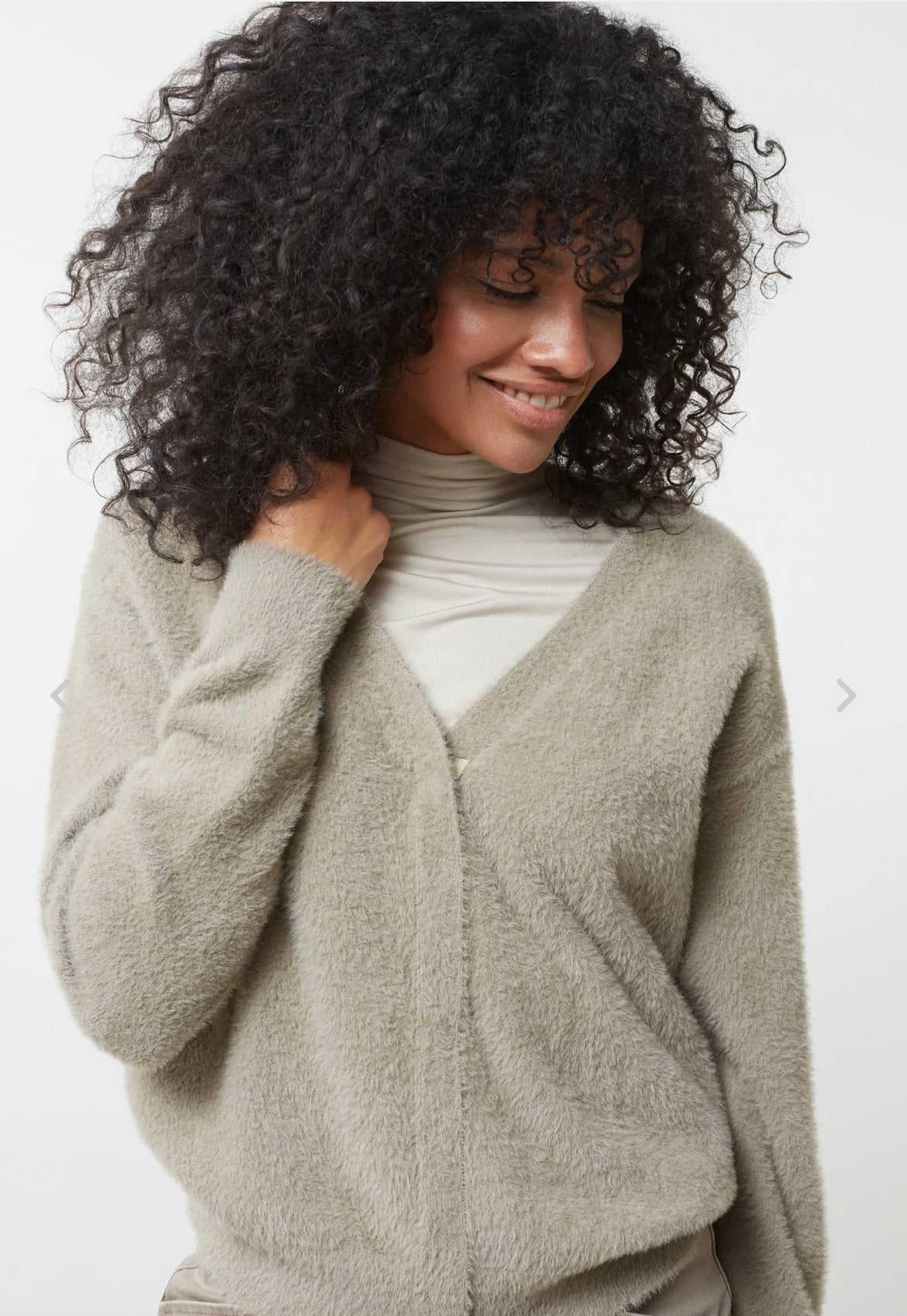 Yaya- Cardigan with long sleeves and buttons in fluffy yarn